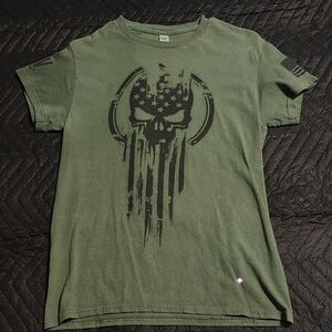 Vintage Green Skull Graphic T-Shirt
